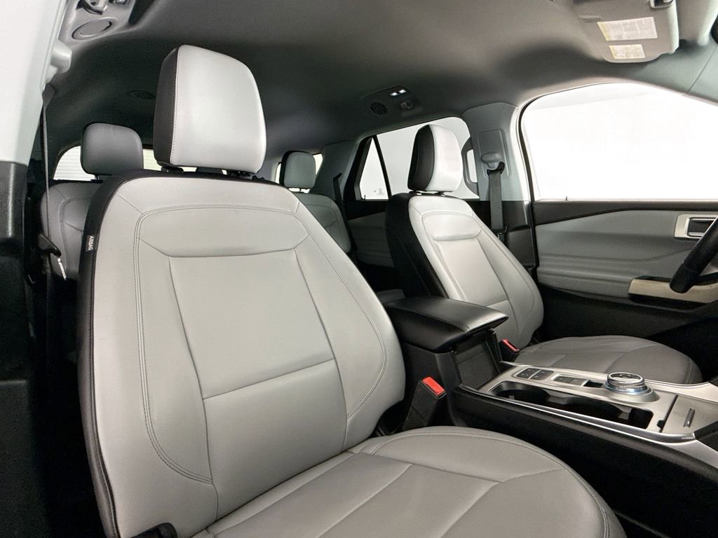 Used 2021 Ford Explorer XLT w/ Equipment Group 202A image 14