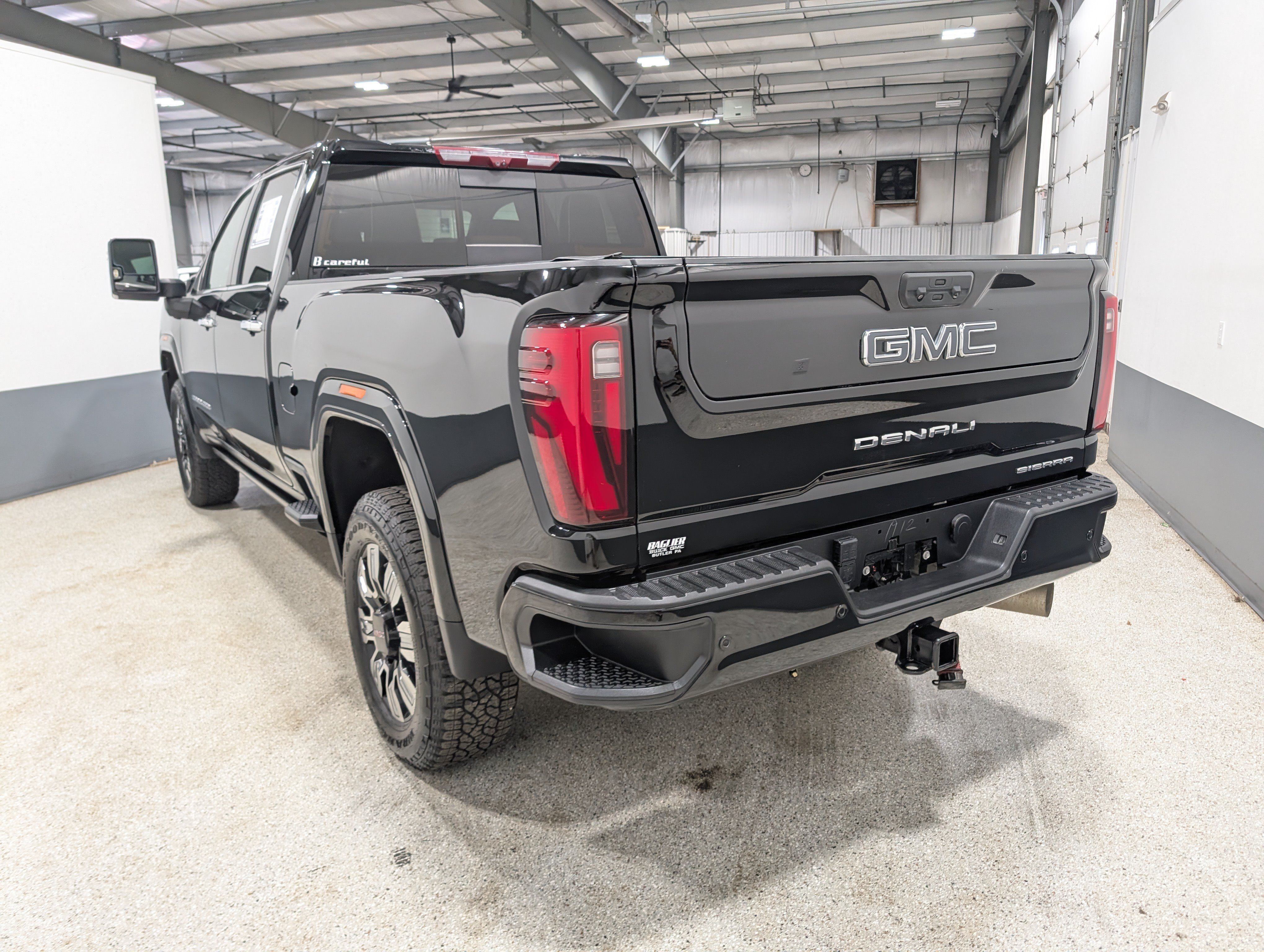 Used 2024 GMC Sierra 3500 Denali Ultimate AWD/4WD image 5