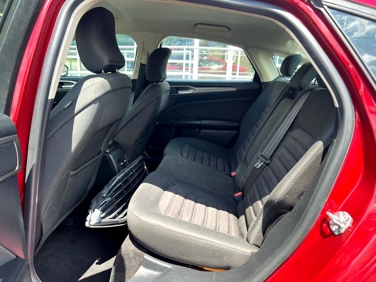 Used 2018 Ford Fusion SE image 10
