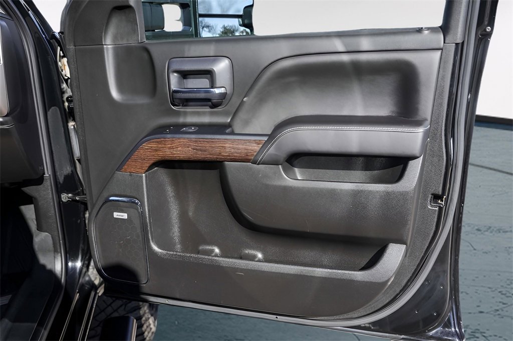 Used 2019 GMC Sierra 2500 Denali w/ Suspension Package, Off-Road image 31