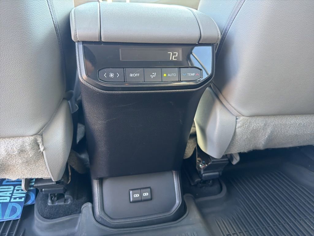 Used 2022 Toyota Highlander XLE image 20