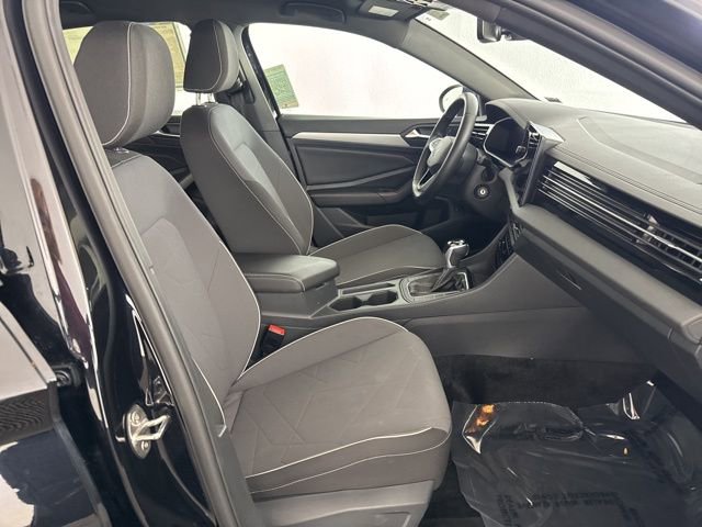 Used 2025 Volkswagen Jetta Sport image 25