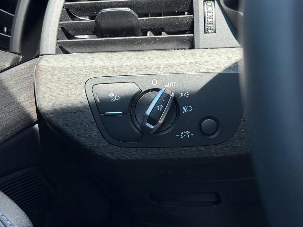 Used 2023 Audi A4 2.0T Premium Plus w/ Premium Plus Package AWD/4WD image 18