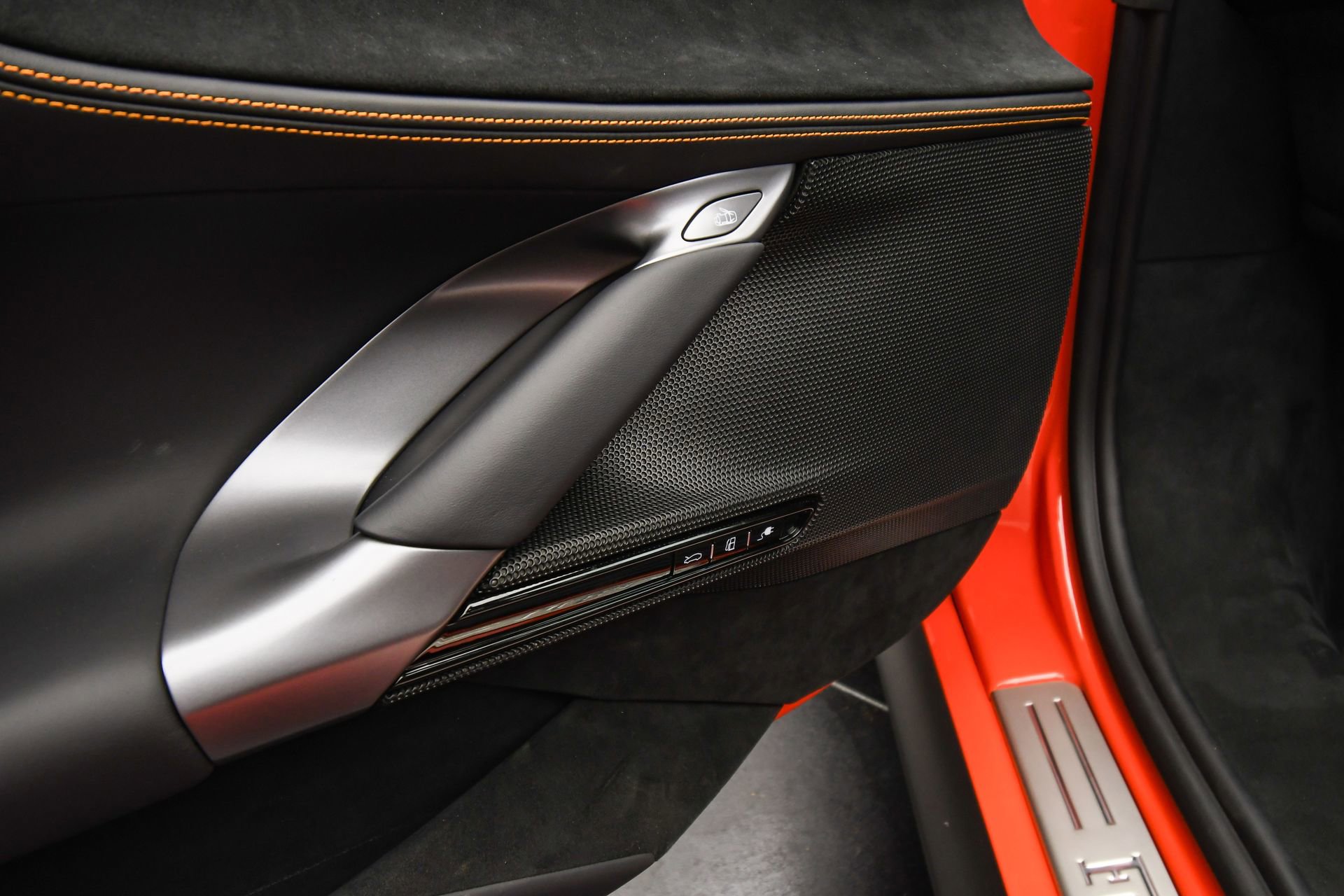 Used 2025 Ferrari SF90 Spider image 50