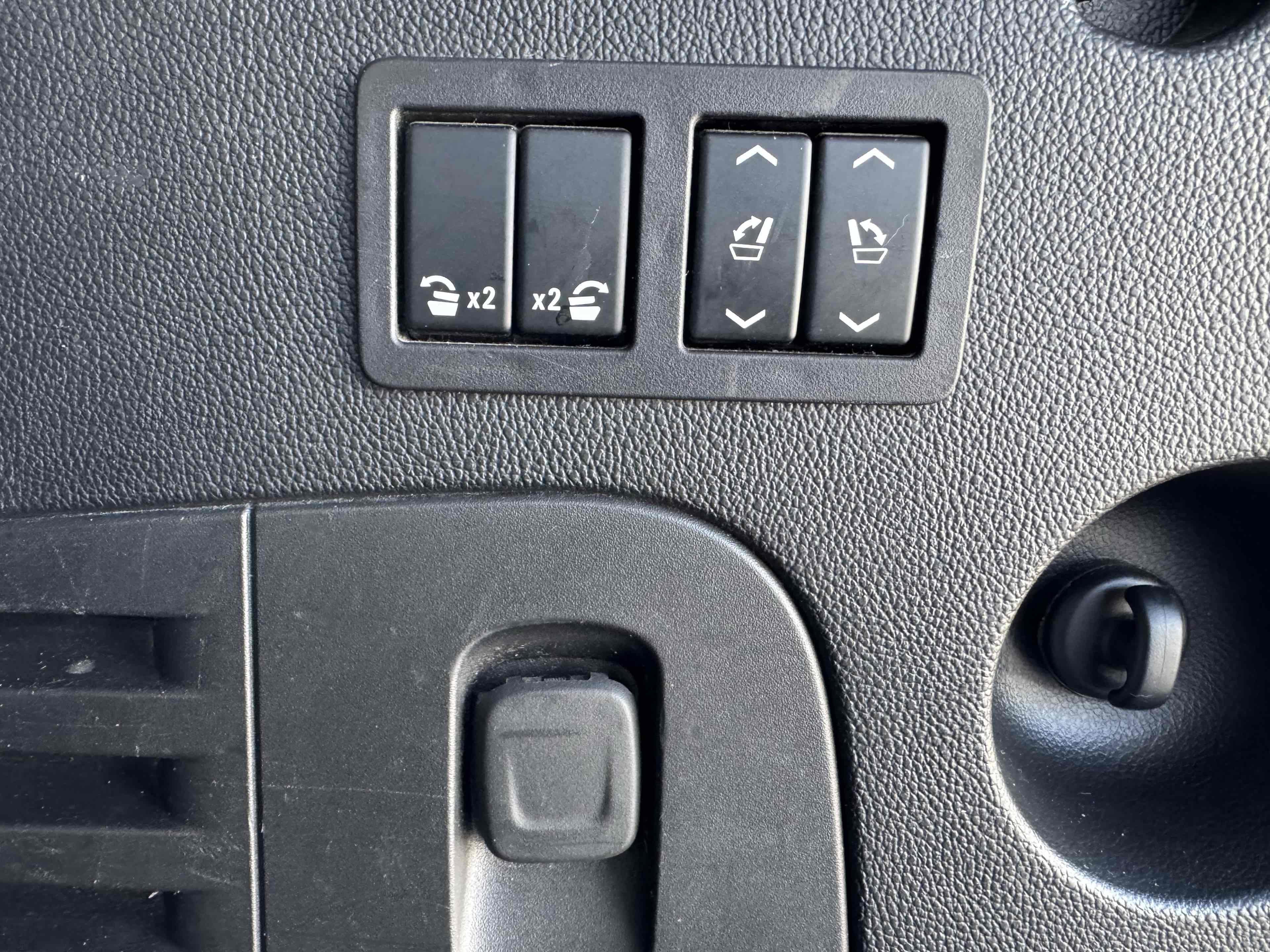 Used 2018 Chevrolet Suburban Premier image 9