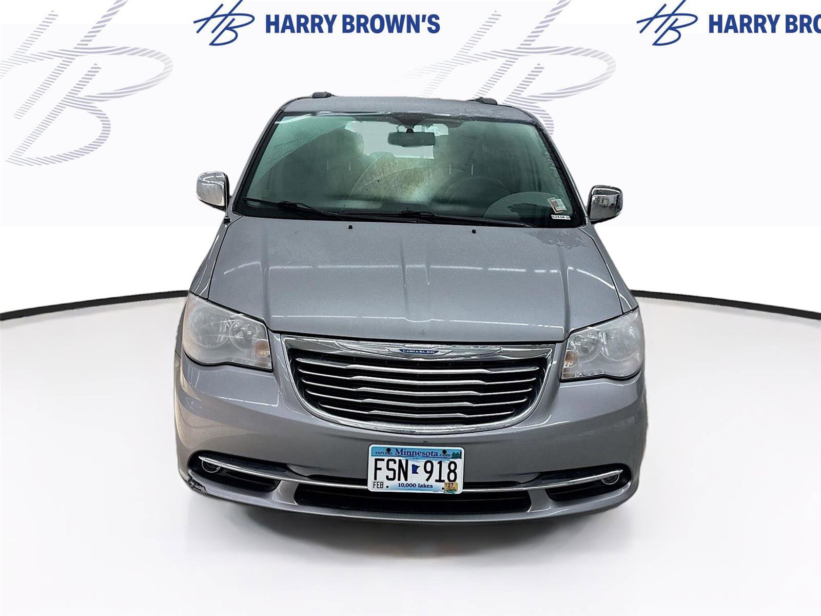 Used 2014 Chrysler Town & Country Touring-L image 6