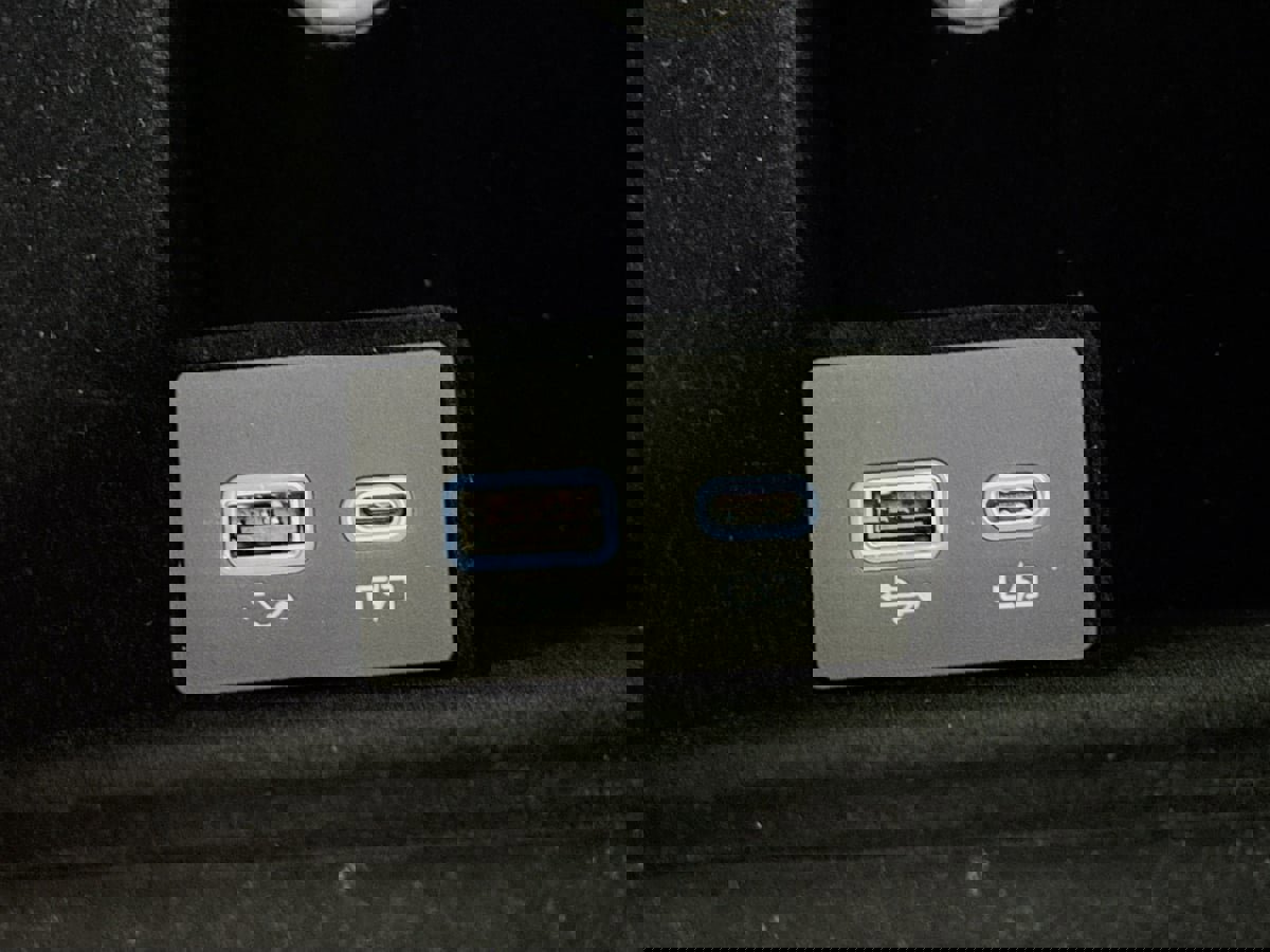 Used 2024 Lexus LS 500 w/ Interior Upgrade Package image 18