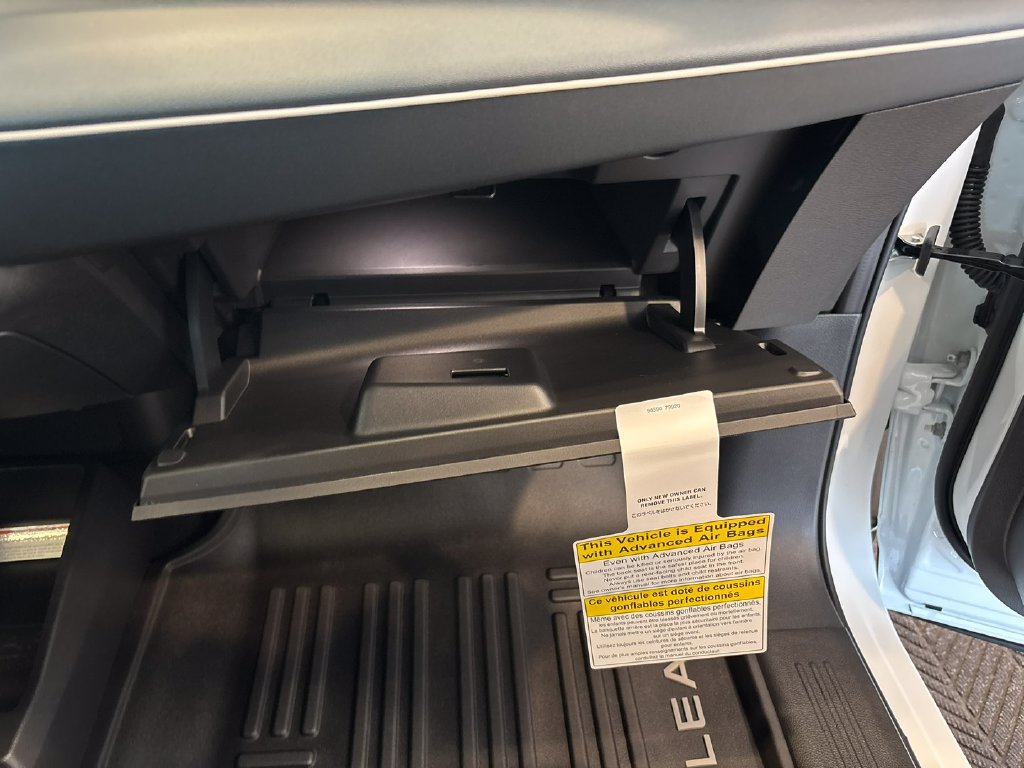 New 2026 Nissan Leaf SV+ w/ Floor Mat Package (SV+) FWD image 28