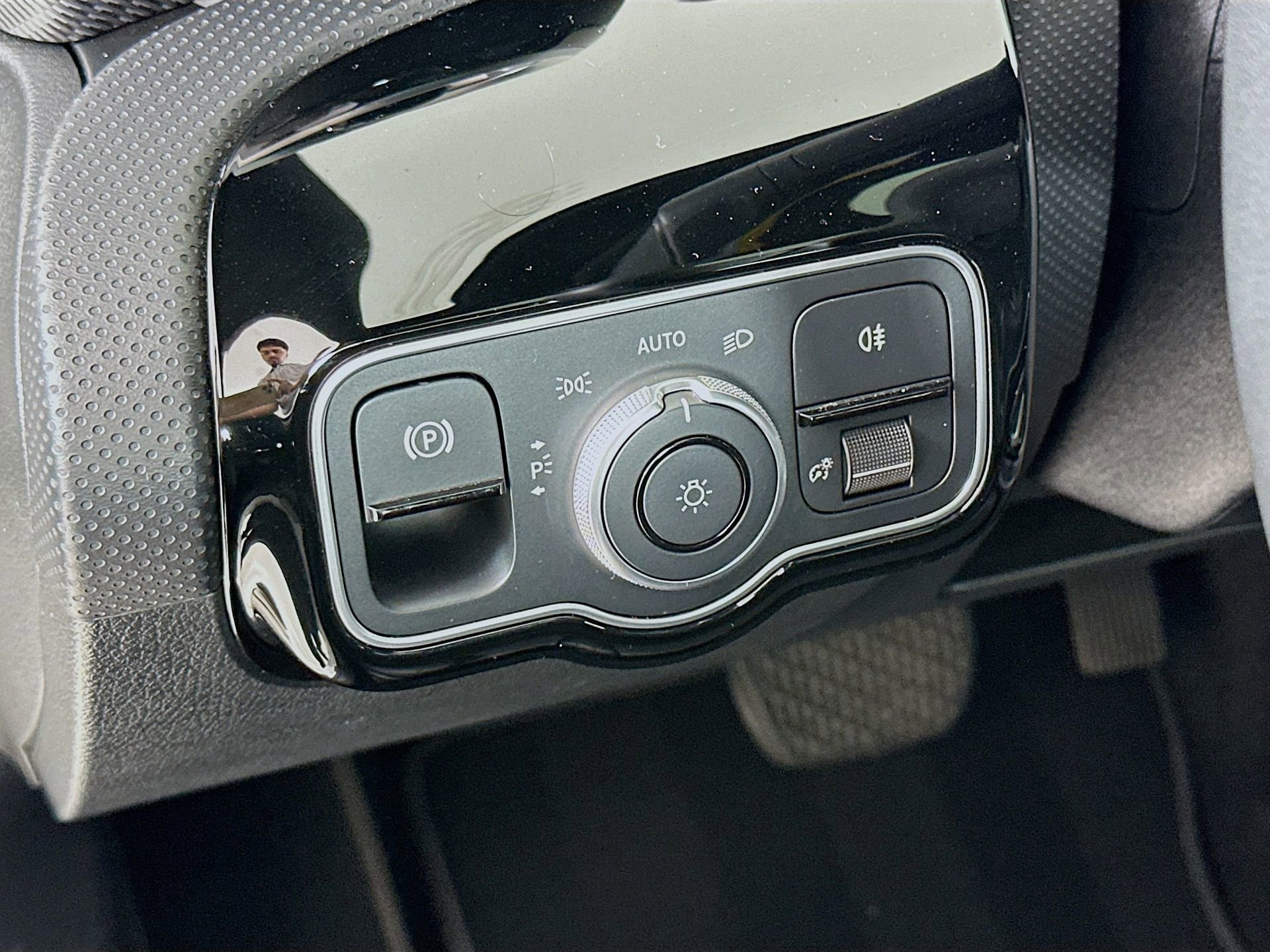 Certified 2025 Mercedes-Benz CLA 250 image 11