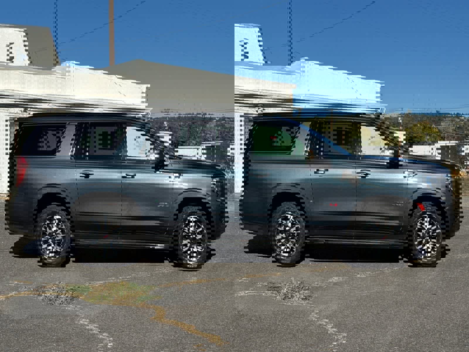 Used 2021 GMC Yukon XL AT4 w/ Rear Media and Nav Package image 8