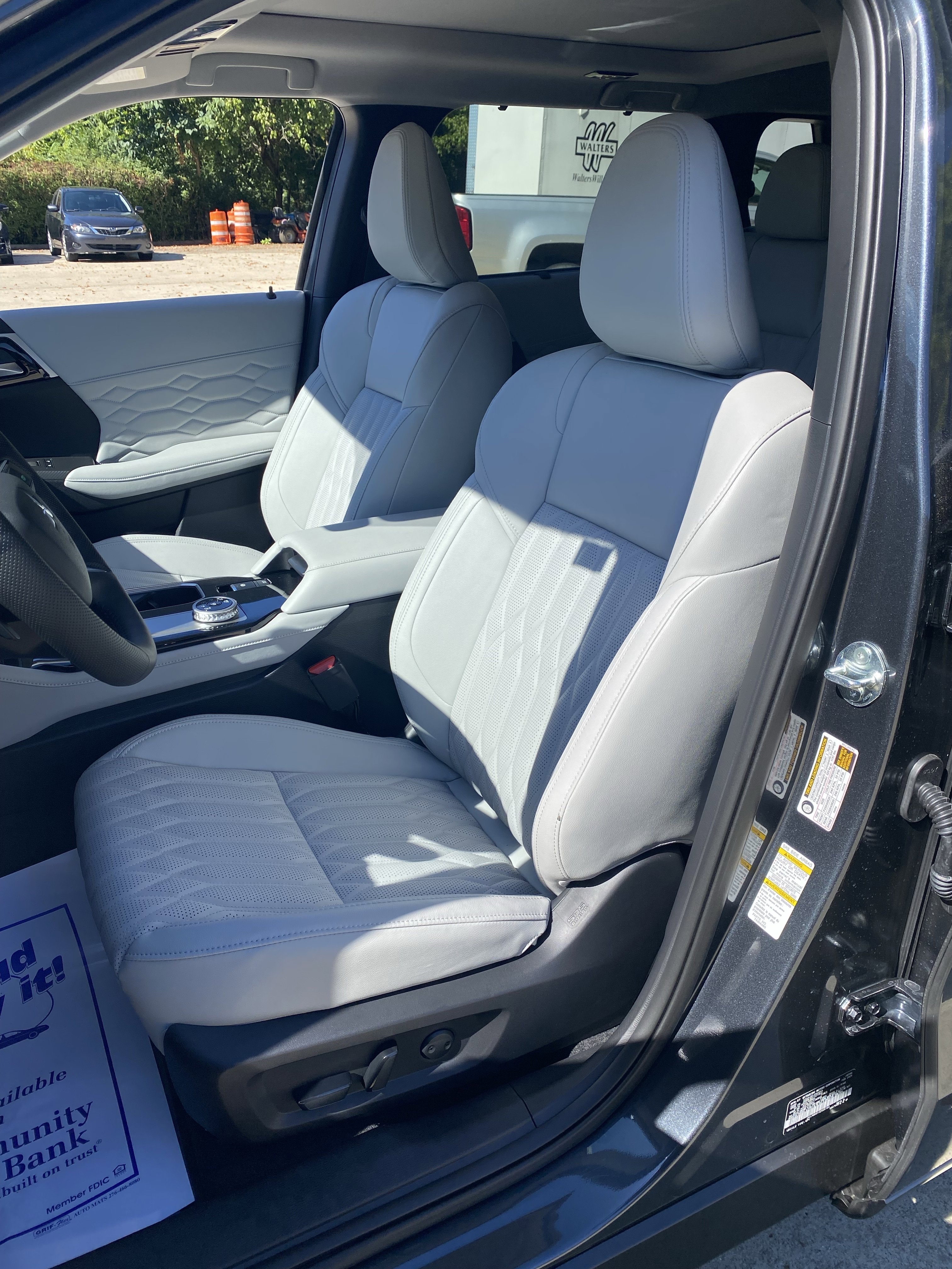 New 2025 Mitsubishi Outlander SEL image 5