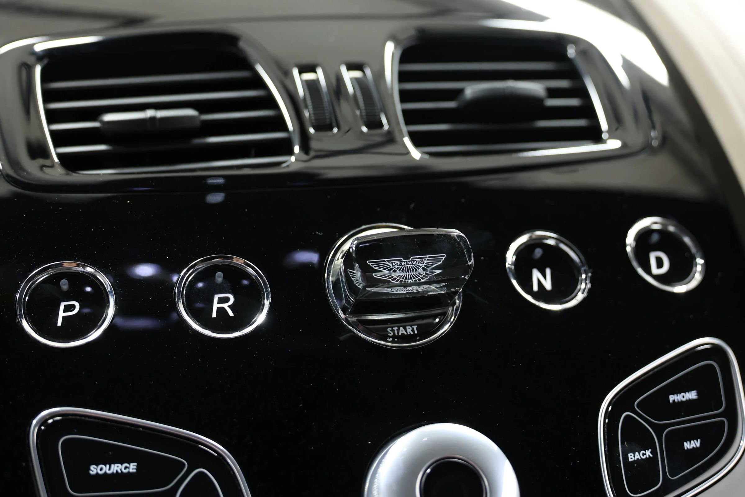 Used 2017 Aston Martin Rapide S image 29