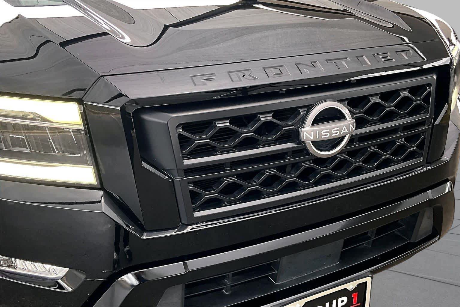 Certified 2023 Nissan Frontier SV w/ Midnight Edition Package RWD image 29