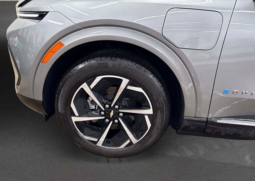 Used 2025 Chevrolet Equinox EV LT image 12