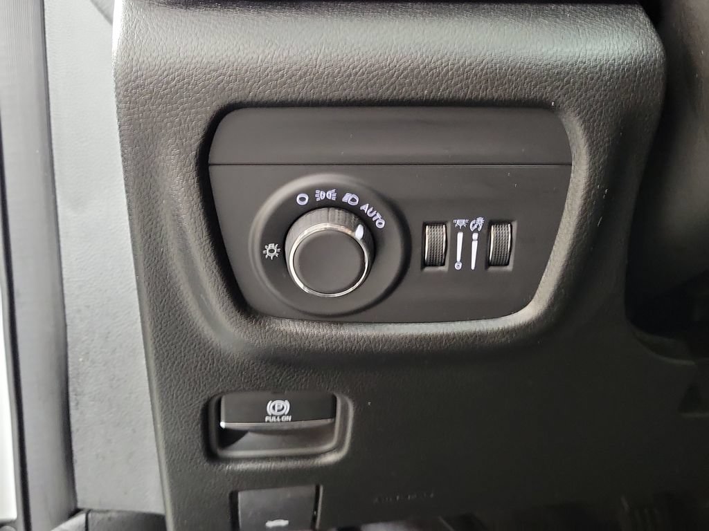 Used 2024 Jeep Grand Cherokee Laredo X w/ Trailer Tow Package RWD image 13