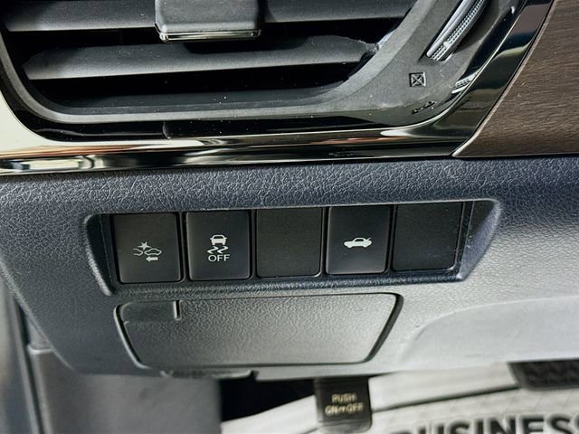 Used 2017 Toyota Avalon XLE image 10