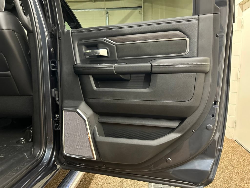 New 2026 RAM 4500 4x4 Crew Cab DRW w/ Laramie Trim Package image 15
