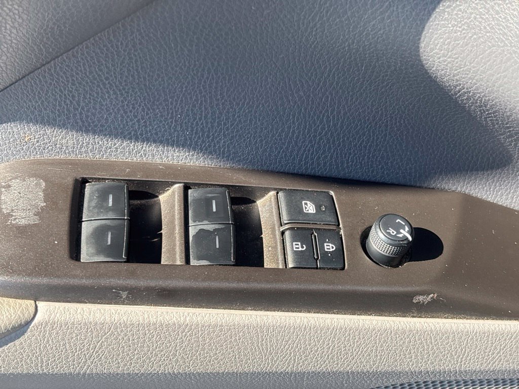 Used 2023 Toyota Camry LE FWD image 7