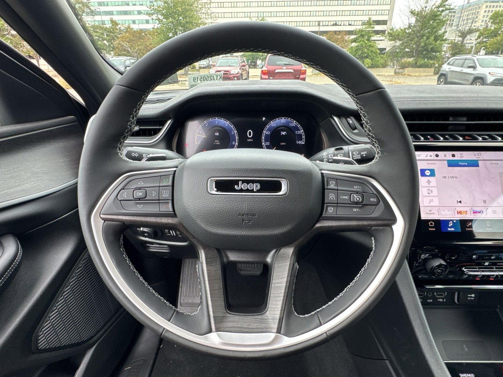 New 2025 Jeep Grand Cherokee Limited w/ Luxury Tech Group II image 16