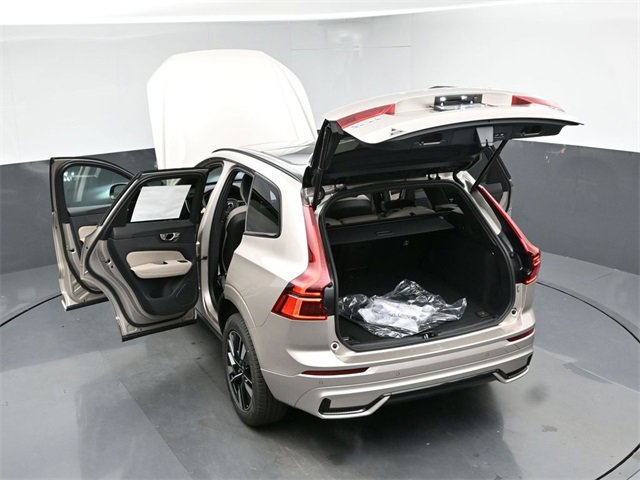 New 2026 Volvo XC60 B5 Core w/ Climate Package image 50