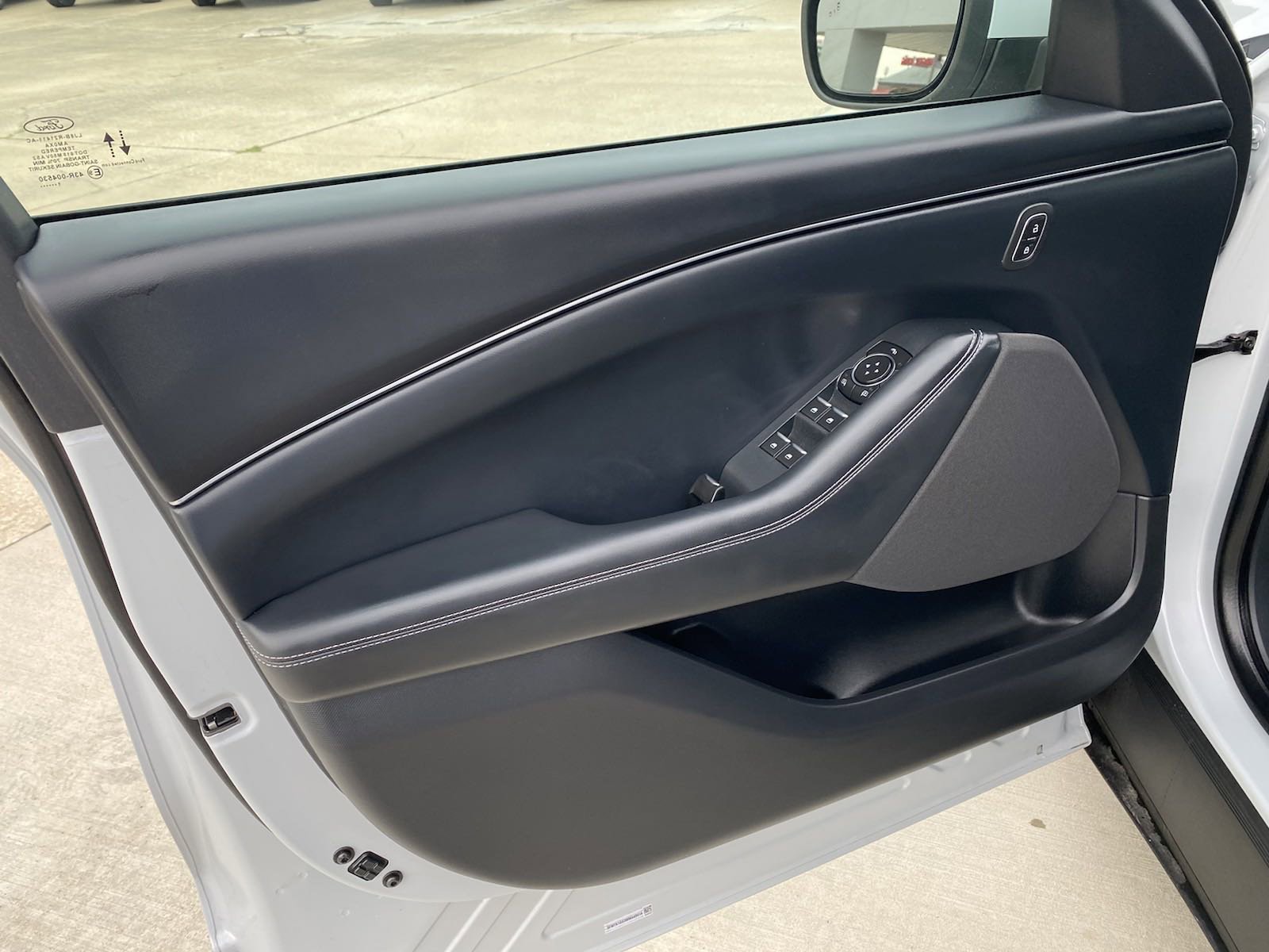 Used 2021 Ford Mustang Mach-E Select image 20