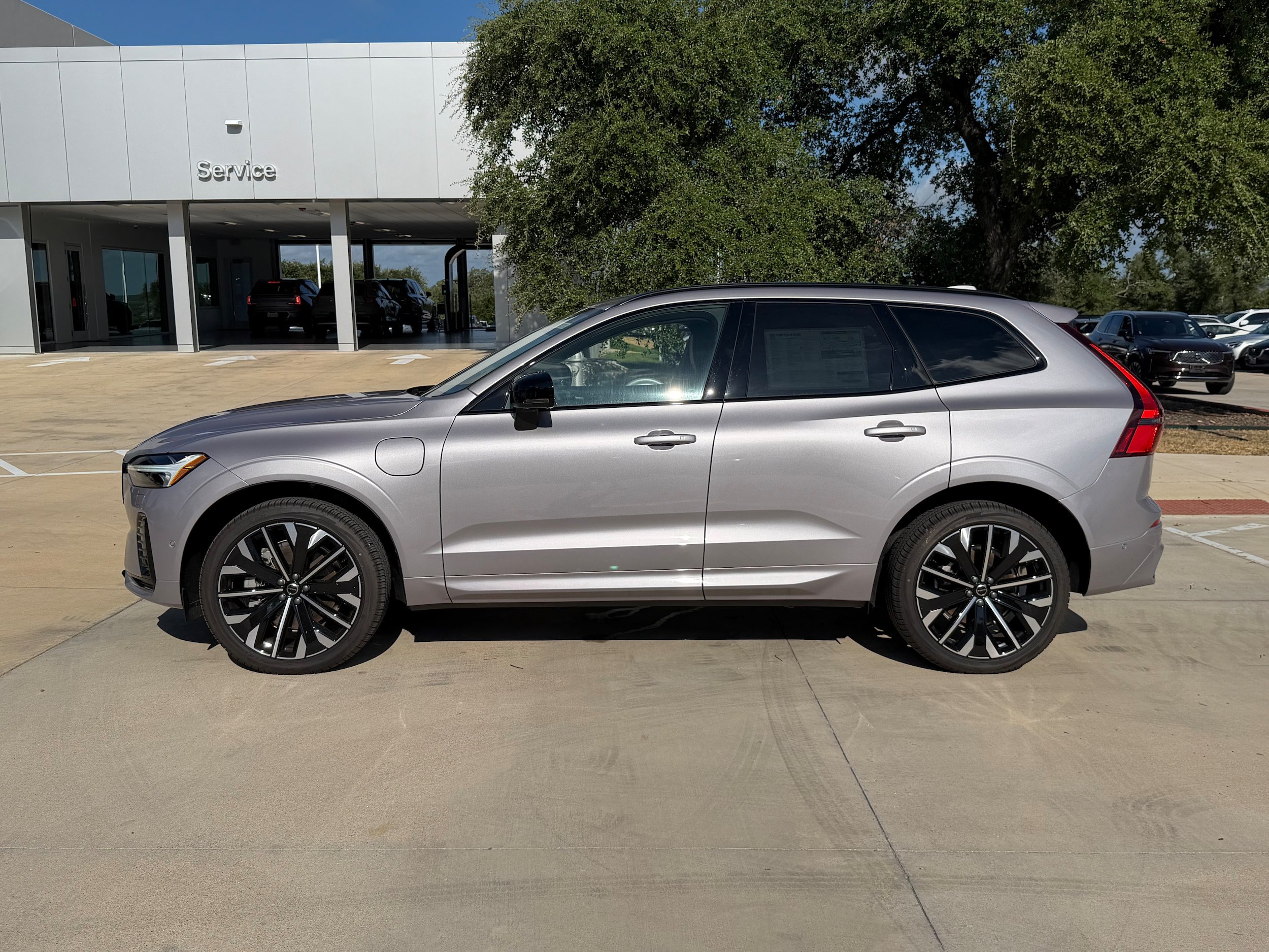 New 2026 Volvo XC60 T8 Ultra w/ Protection Package Premier AWD/4WD image 3