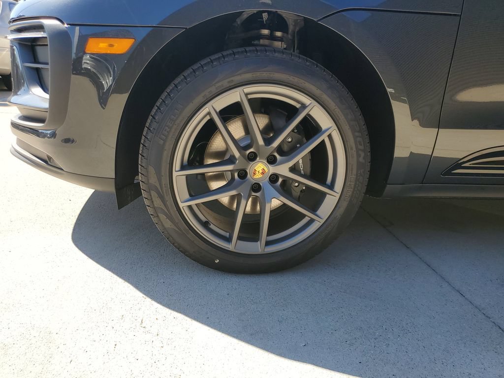 New 2026 Porsche Macan AWD/4WD image 12