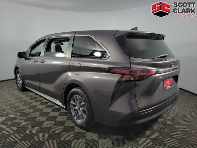 Used 2021 Toyota Sienna LE FWD image 5