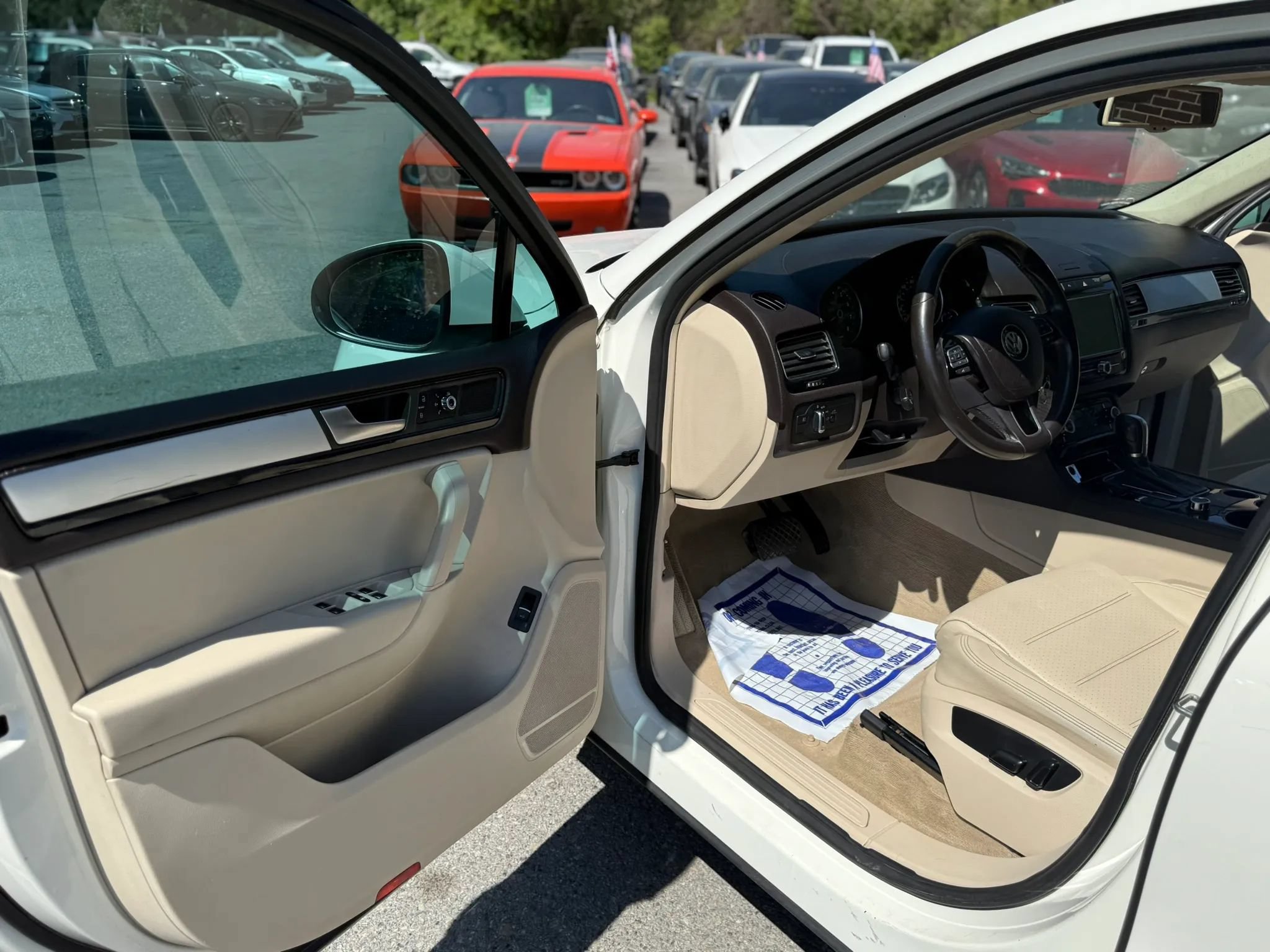 Used 2012 Volkswagen Touareg Sport AWD/4WD image 12