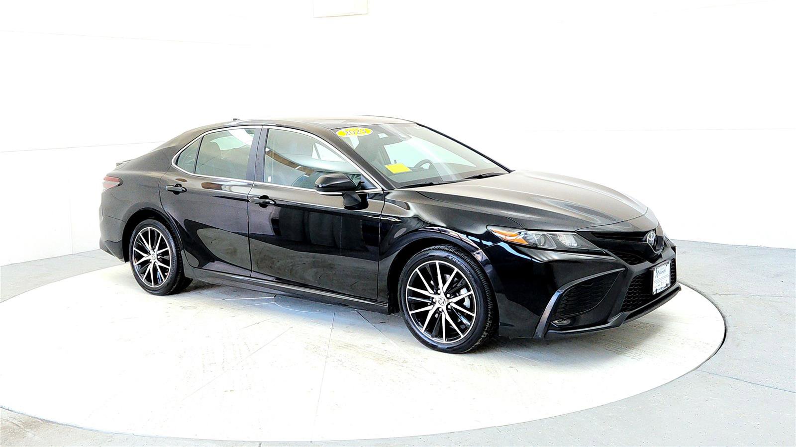 Certified 2023 Toyota Camry SE image 7