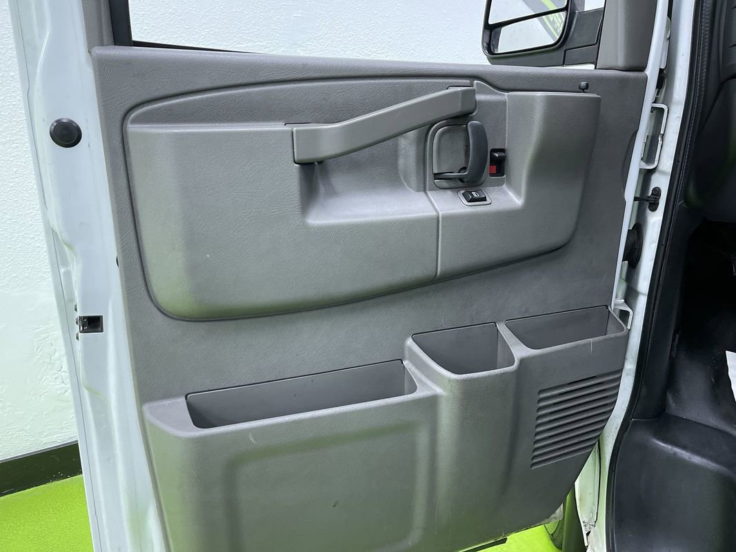 Used 2019 Chevrolet Express 3500 Extended w/ Driver Convenience Package image 15