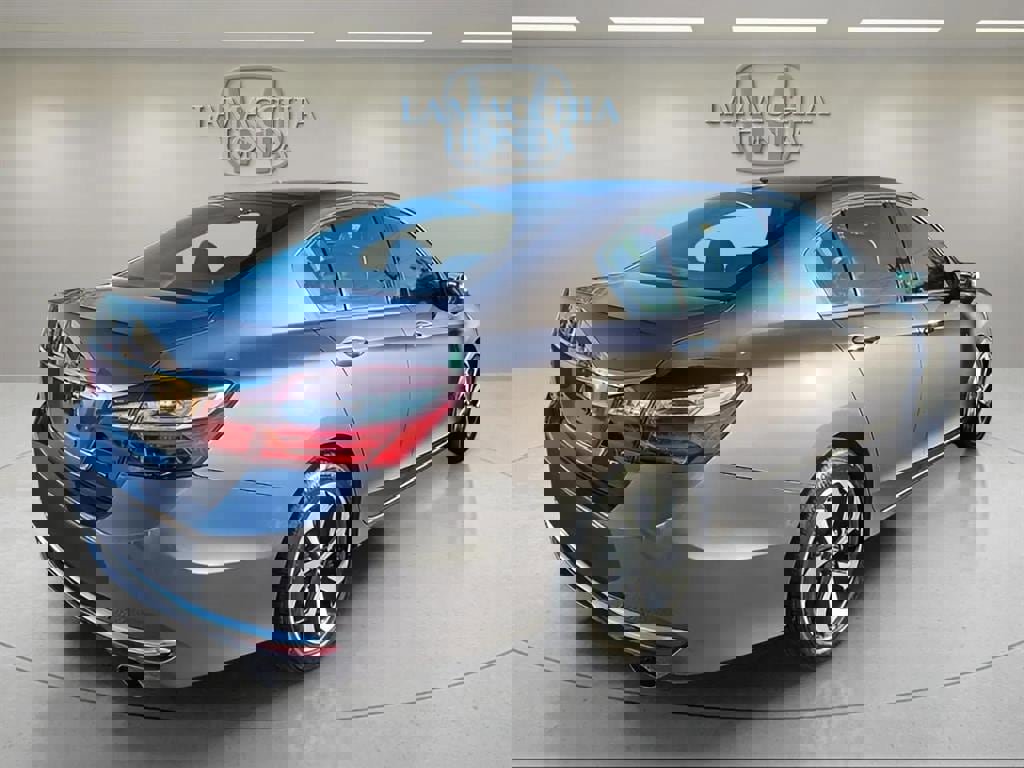 Used 2017 Honda Accord EX-L image 3