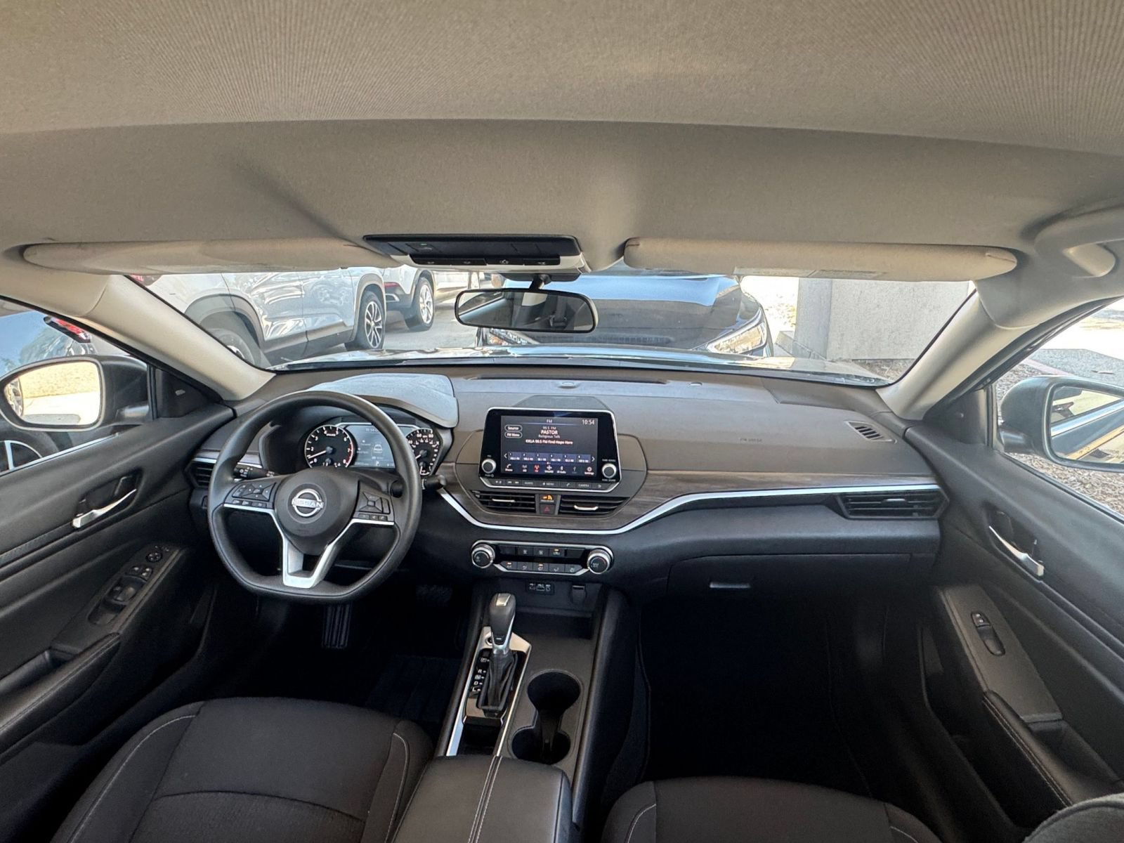 Used 2025 Nissan Altima 2.5 SV FWD image 34