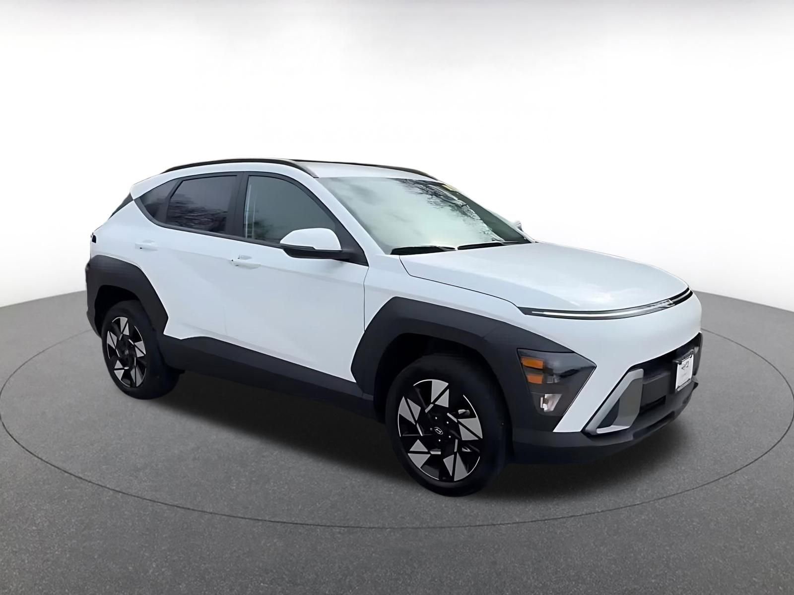 Used 2025 Hyundai Kona SEL image 2