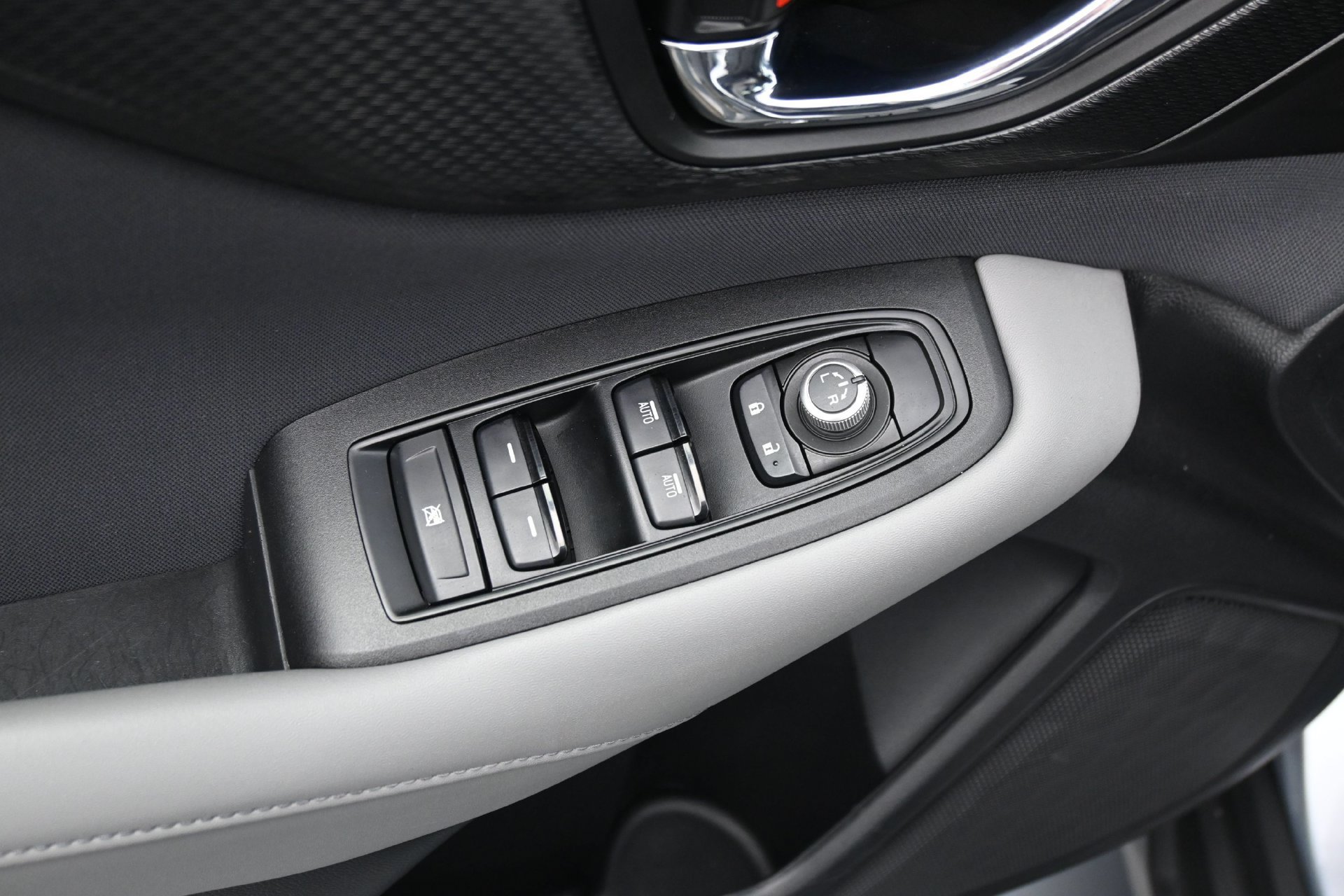Used 2025 Subaru Outback Premium AWD/4WD image 19