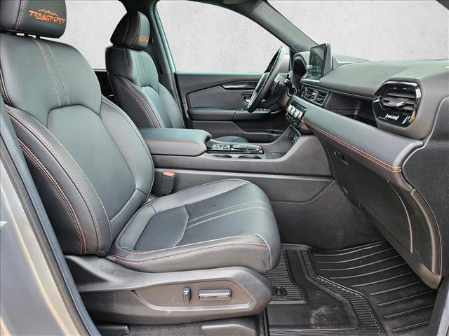 Used 2025 Honda Pilot TrailSport image 22