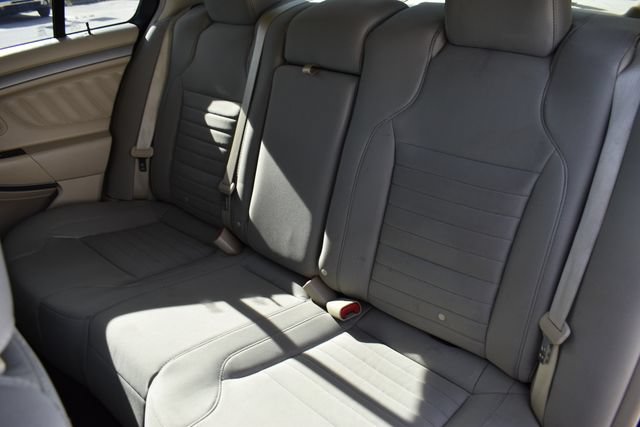 Used 2016 Ford Taurus SE FWD image 19