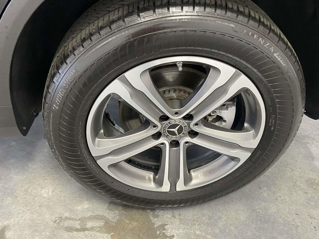 Used 2020 Mercedes-Benz GLC 300 4MATIC w/ Multimedia Package image 9