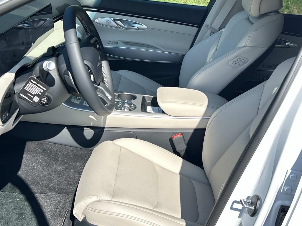 New 2026 Genesis GV70 2.5T Select AWD/4WD image 16