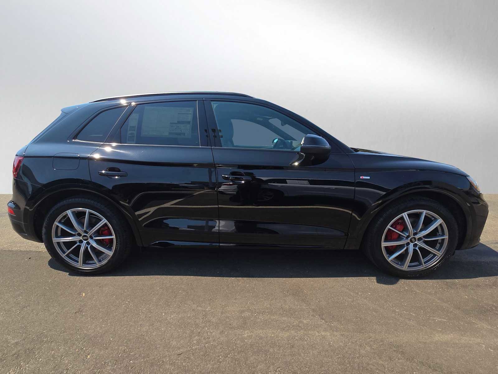 New 2025 Audi Q5 e Premium Plus image 2