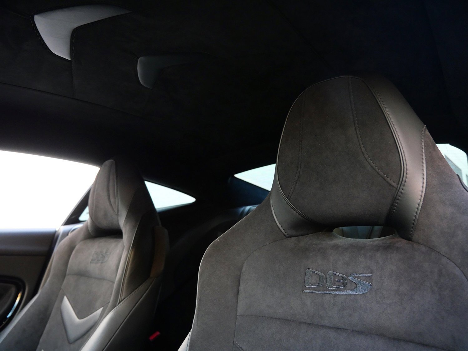 Used 2020 Aston Martin DBS Superleggera image 5