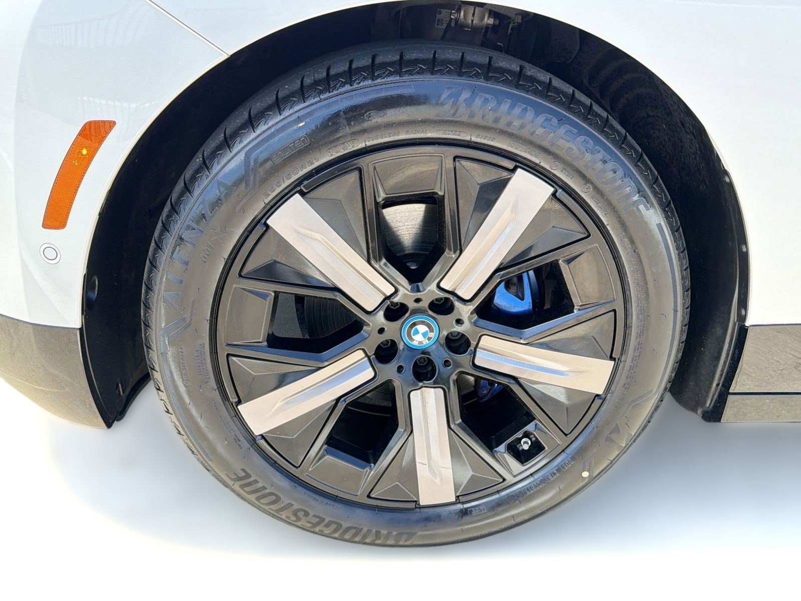 Certified 2023 BMW iX xDrive50 w/ Premium Package AWD/4WD image 11