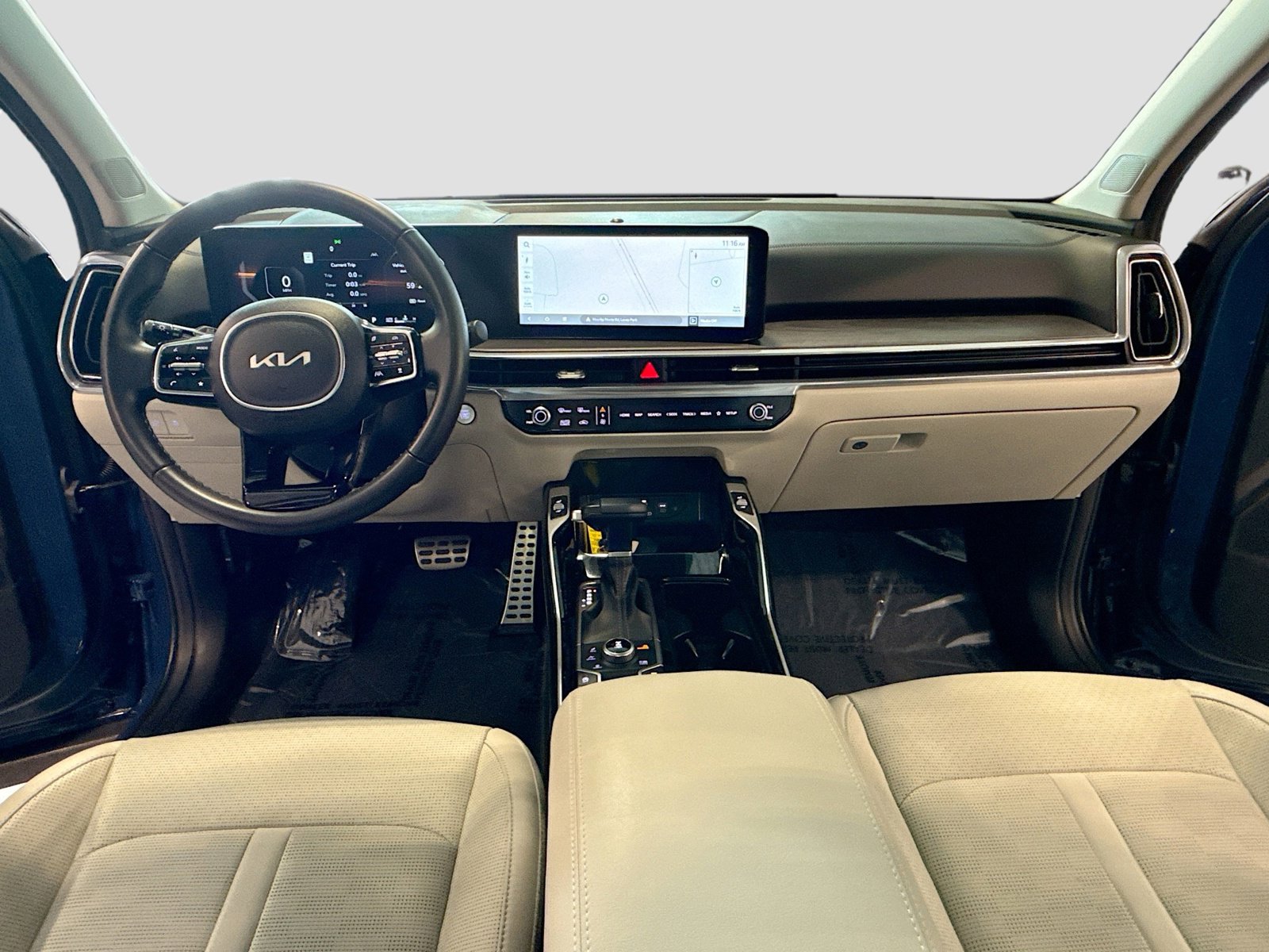 Used 2025 Kia Sorento SX image 3