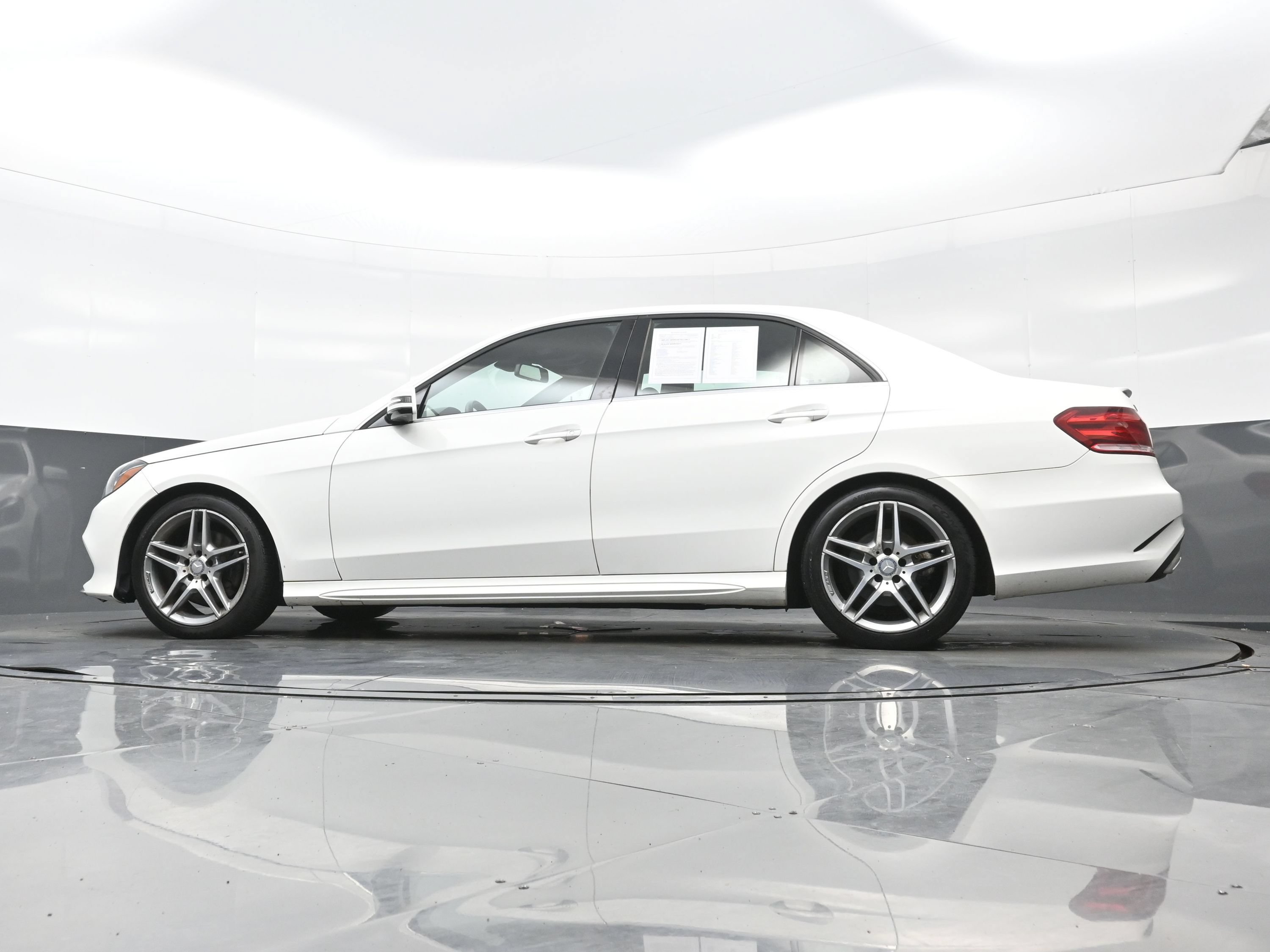 Used 2015 Mercedes-Benz E 350 4MATIC Sedan image 26