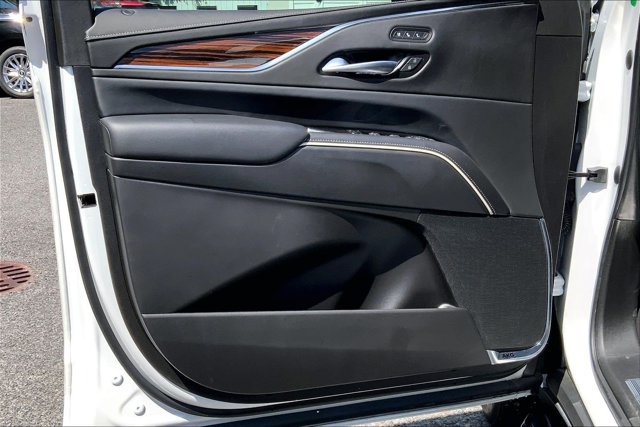 Used 2023 Cadillac Escalade ESV Premium Luxury AWD/4WD image 23