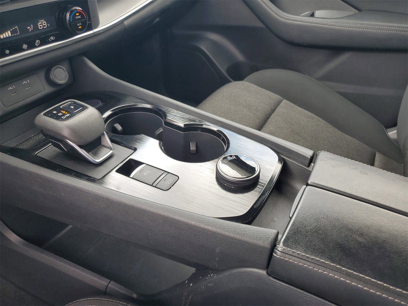 Used 2024 Nissan Rogue SV image 19