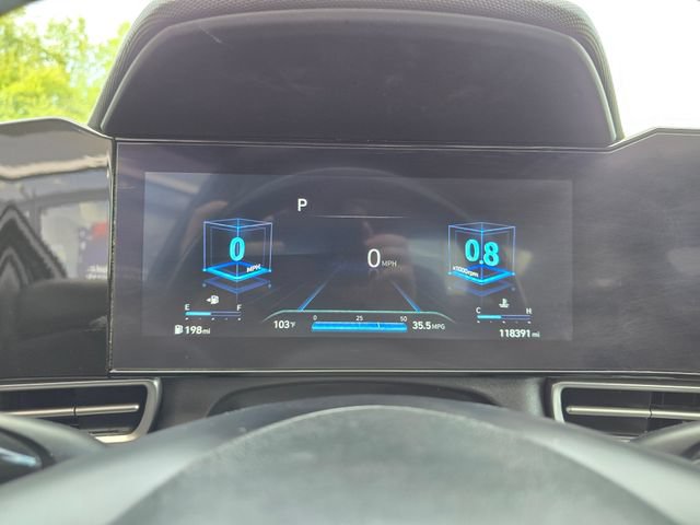 Used 2023 Hyundai Elantra Limited w/ Preferred Accessory Package FWD image 14