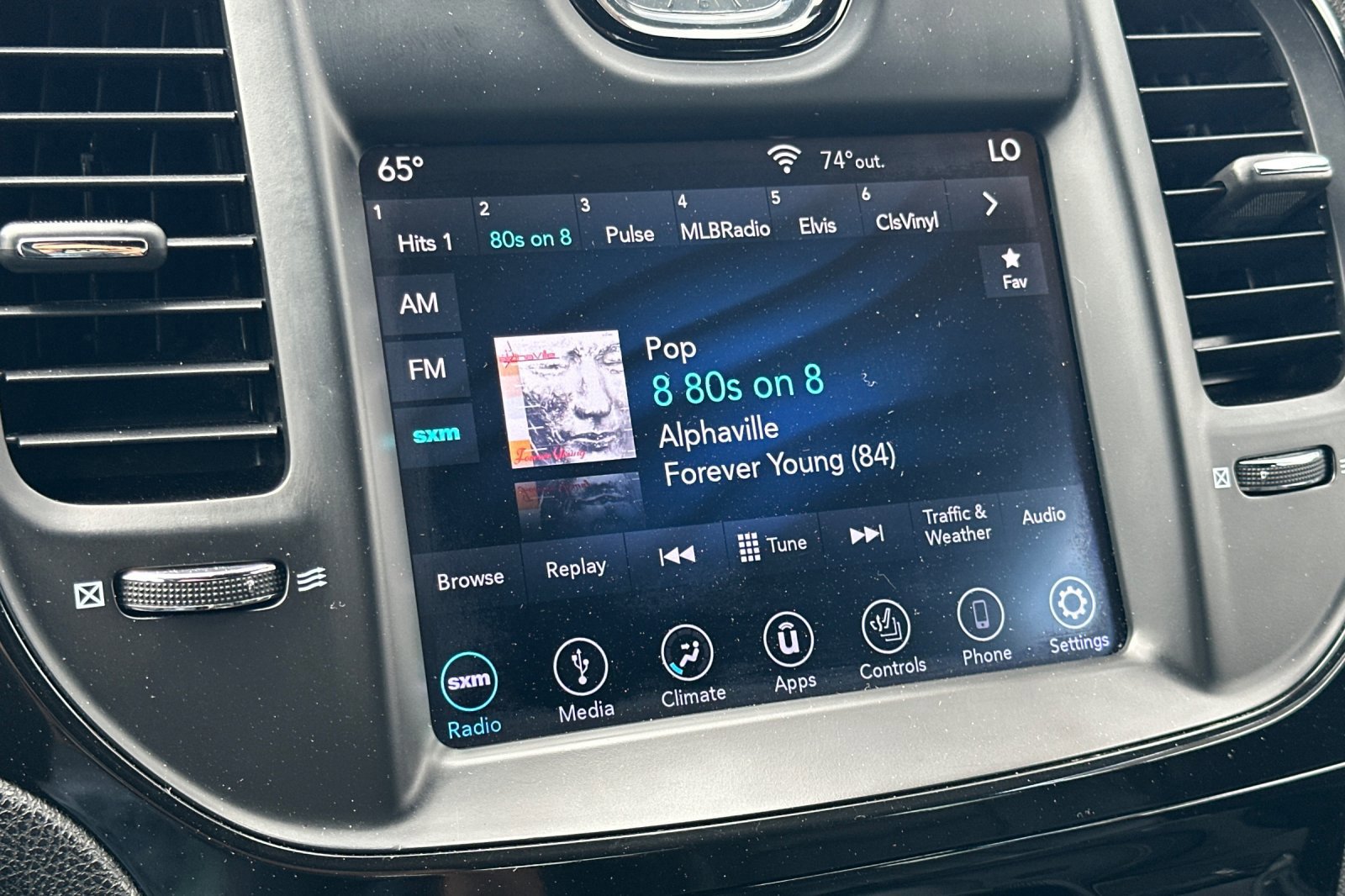 Used 2018 Chrysler 300 S w/ 300S Alloy Package image 17