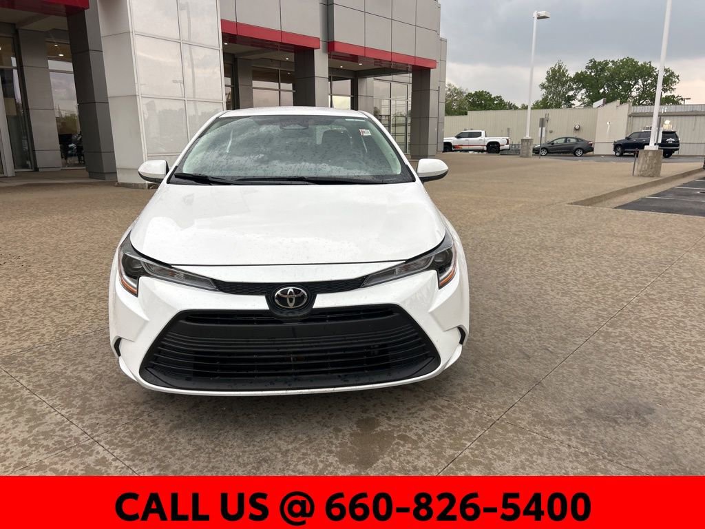 Used 2026 Toyota Corolla LE FWD image 3