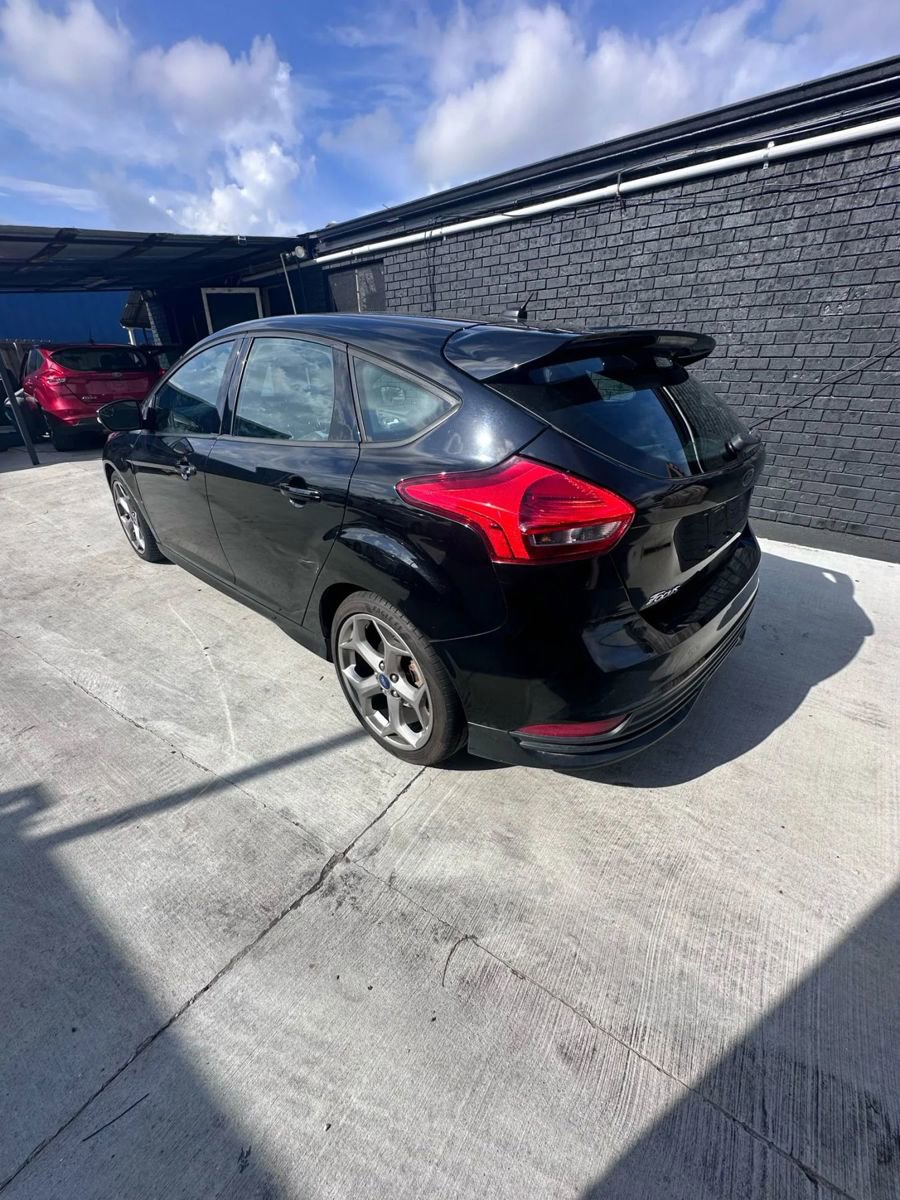 Used 2016 Ford Focus ST image 5